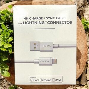 Insignia 4ft USB Charge Sync Cable For iPod, iPhone, iPad - New In Box